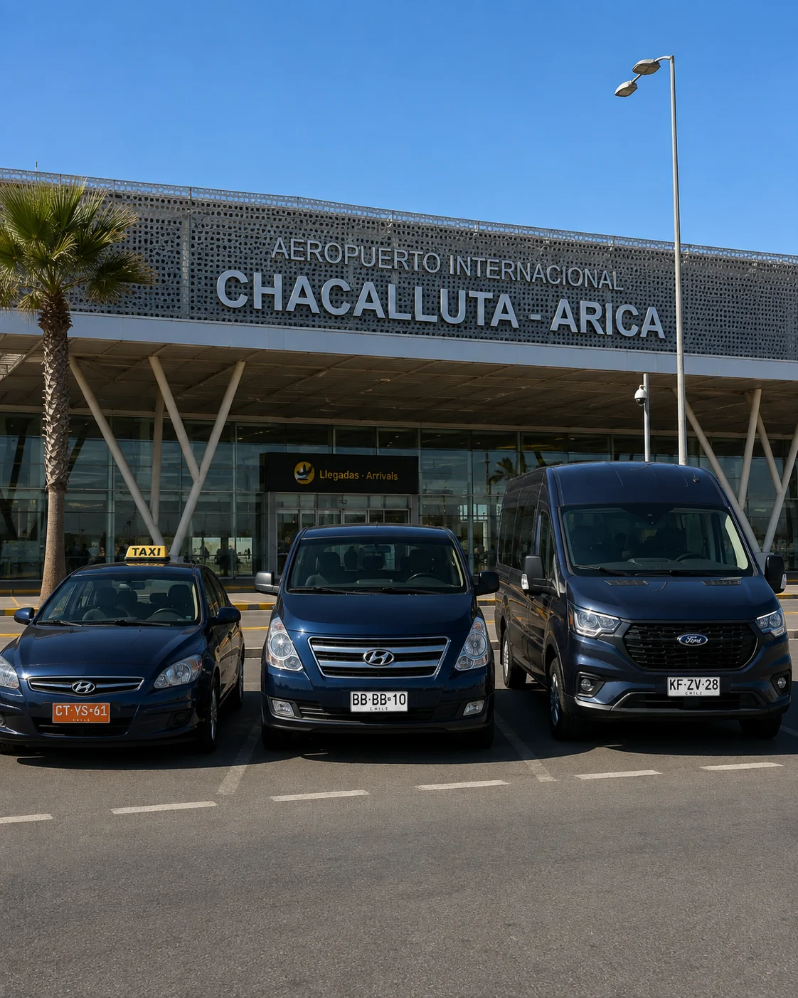 Taxi, mini van y van de Taxi Morro frente al Aeropuerto Internacional Chacalluta de Arica.